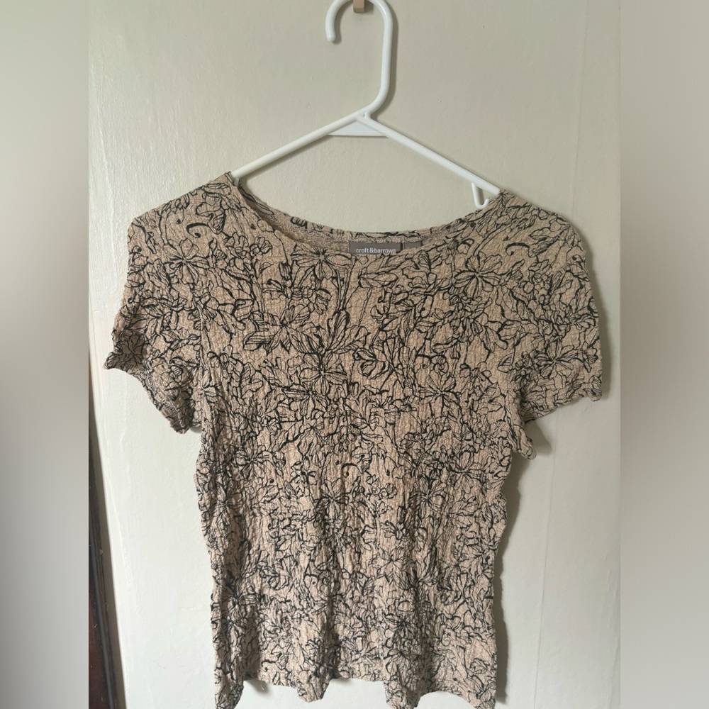 Croft & Barrow Tan Smocked Short-Sleeve Top with Floral Detailing